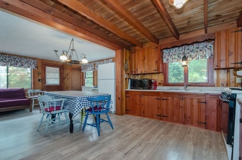 Marion, Massachusetts 02738, United States, 2 Bedrooms Bedrooms, ,1 BathroomBathrooms,Residential,Active,236373