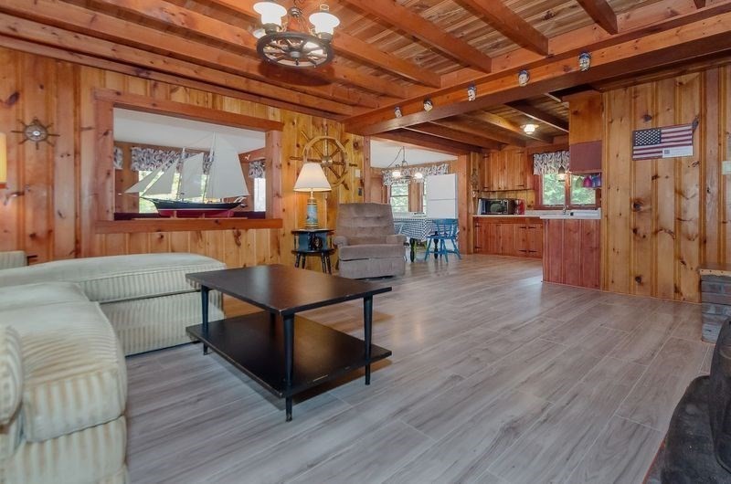 Marion, Massachusetts 02738, United States, 2 Bedrooms Bedrooms, ,1 BathroomBathrooms,Residential,Active,236373