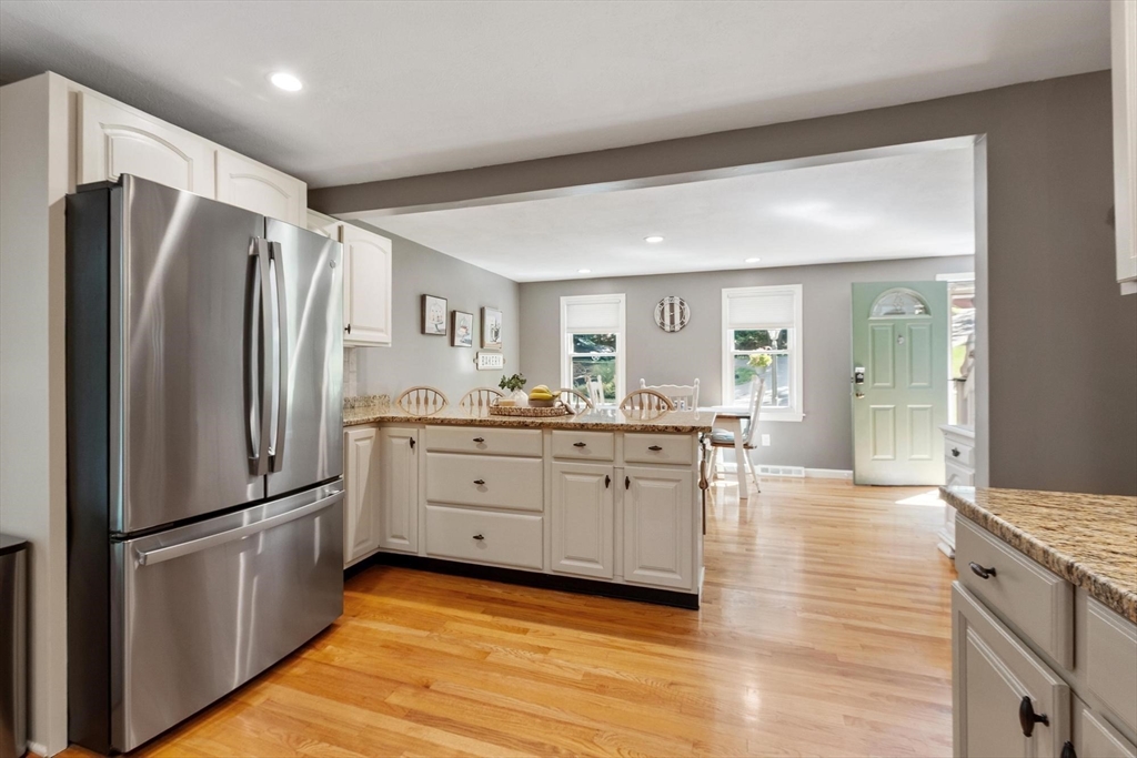 6 Abbot St, Westford, MA Photo #8