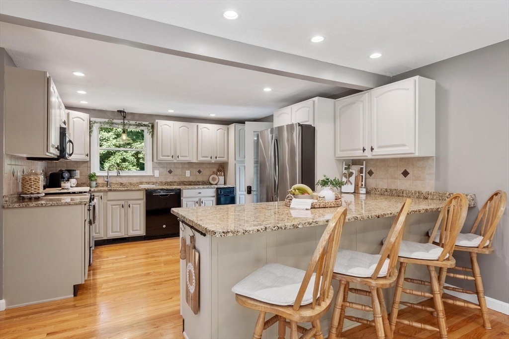 6 Abbot St, Westford, MA Photo #7