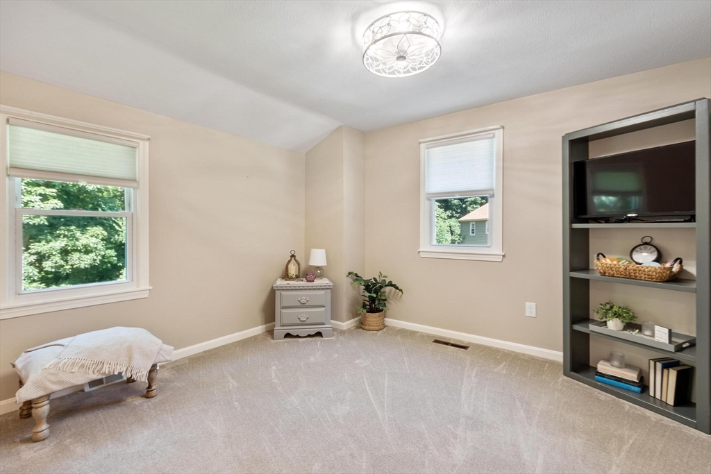 6 Abbot St, Westford, MA Photo #21
