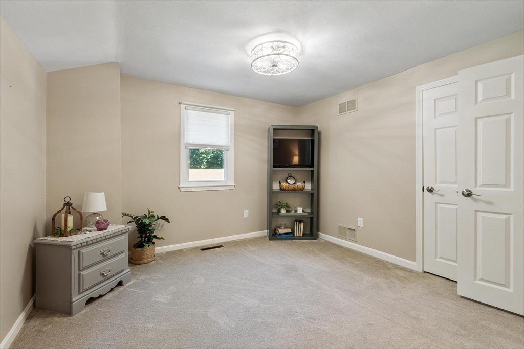 6 Abbot St, Westford, MA Photo #23