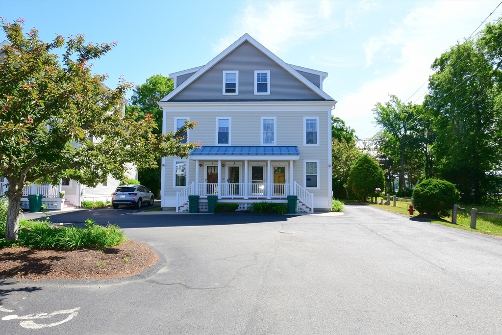 3 Honora Ct 3