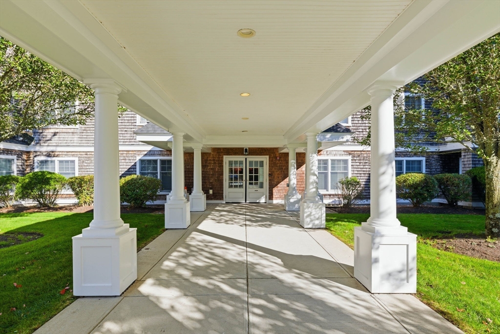 110 Dillingham Ave 102