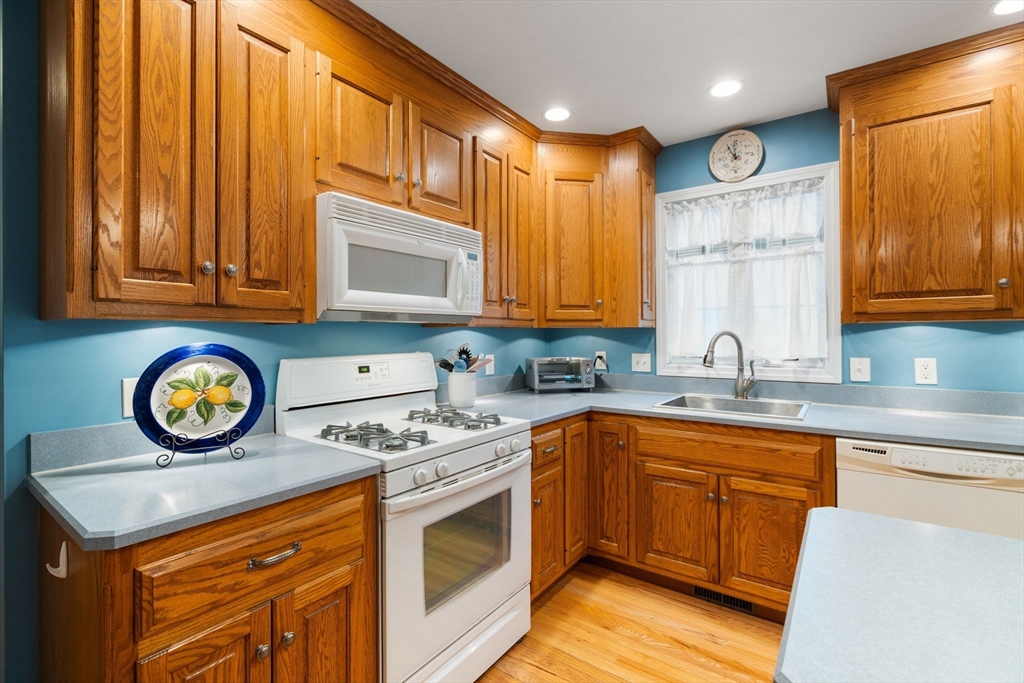 82 Fox Run Rd #82, Blackstone, MA, 82 Fox Run Rd #82, Blackstone, MA Photo #9