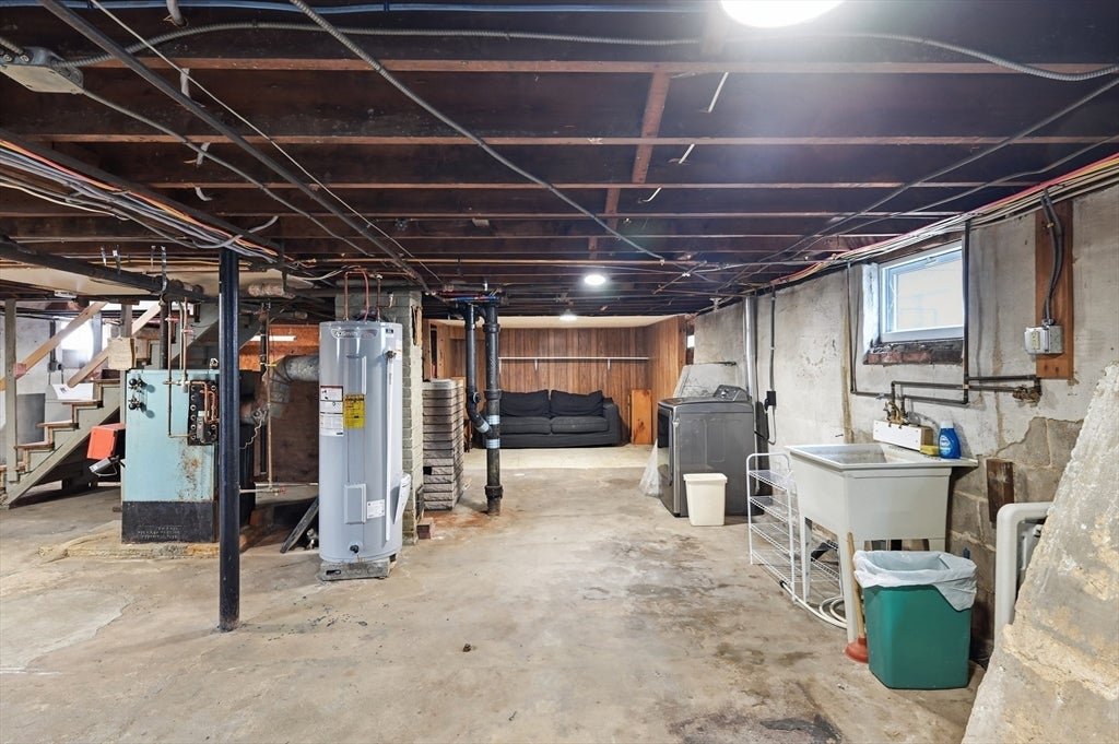 64 Stewart St, Chicopee, MA Photo #36