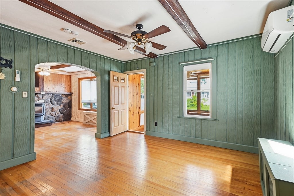 64 Stewart St, Chicopee, MA Photo #9