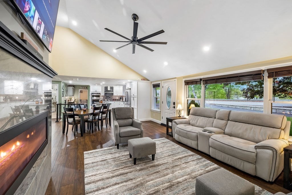 8 New Spencer Road