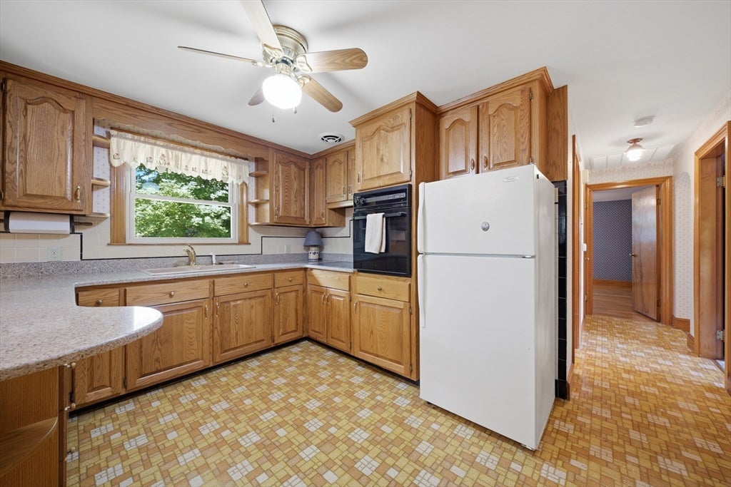 19 Daley Ave, Methuen, MA, 19 Daley Ave, Methuen, MA Photo #17