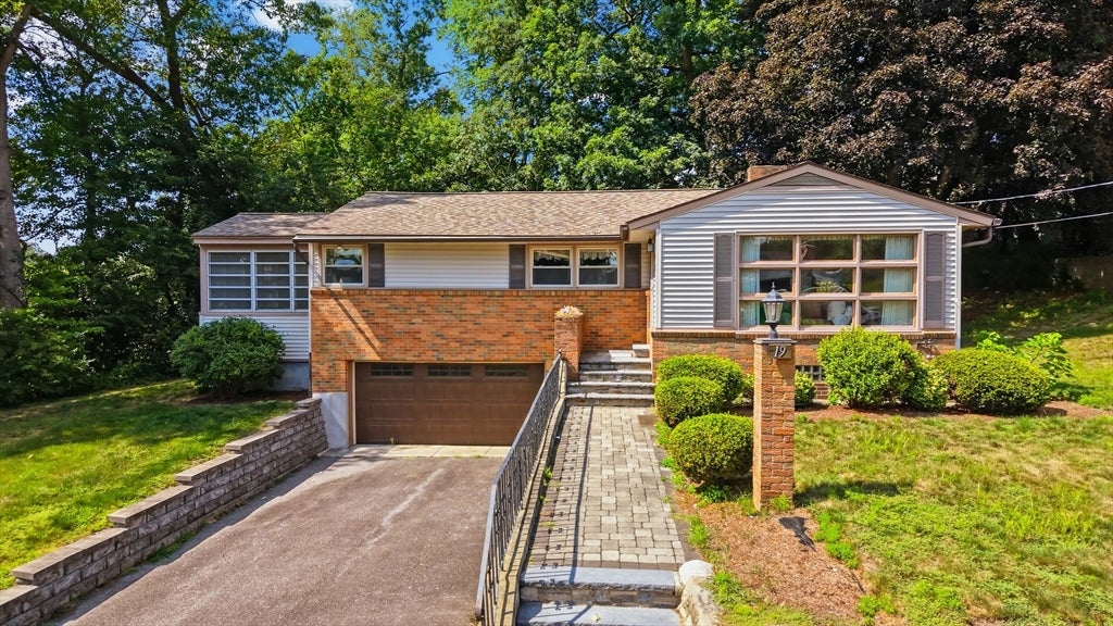 Photo of 19 Daley Ave, Methuen, MA