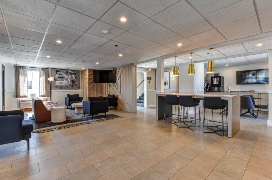 880 Donald J Lynch Blvd 204