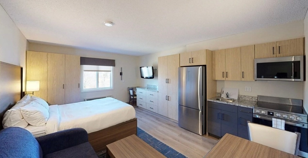 Photo 1 of 14 — 880 Donald J Lynch Blvd 204, Marlborough, MA 01752