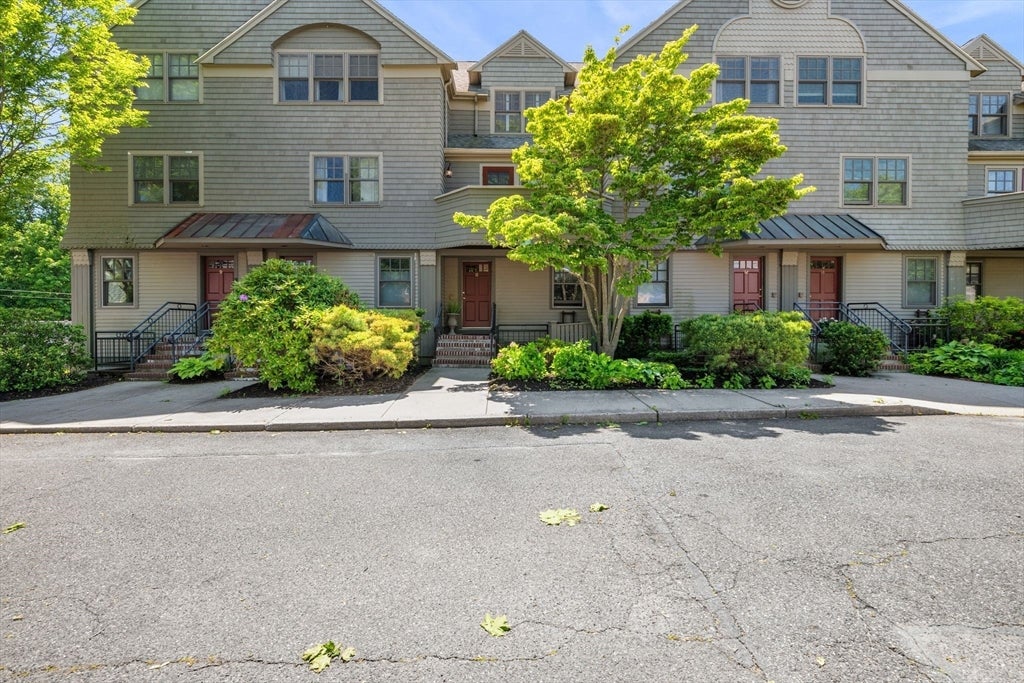 Photo of 27R West St #11, Beverly, MA 01915 (MLS # 73529089)