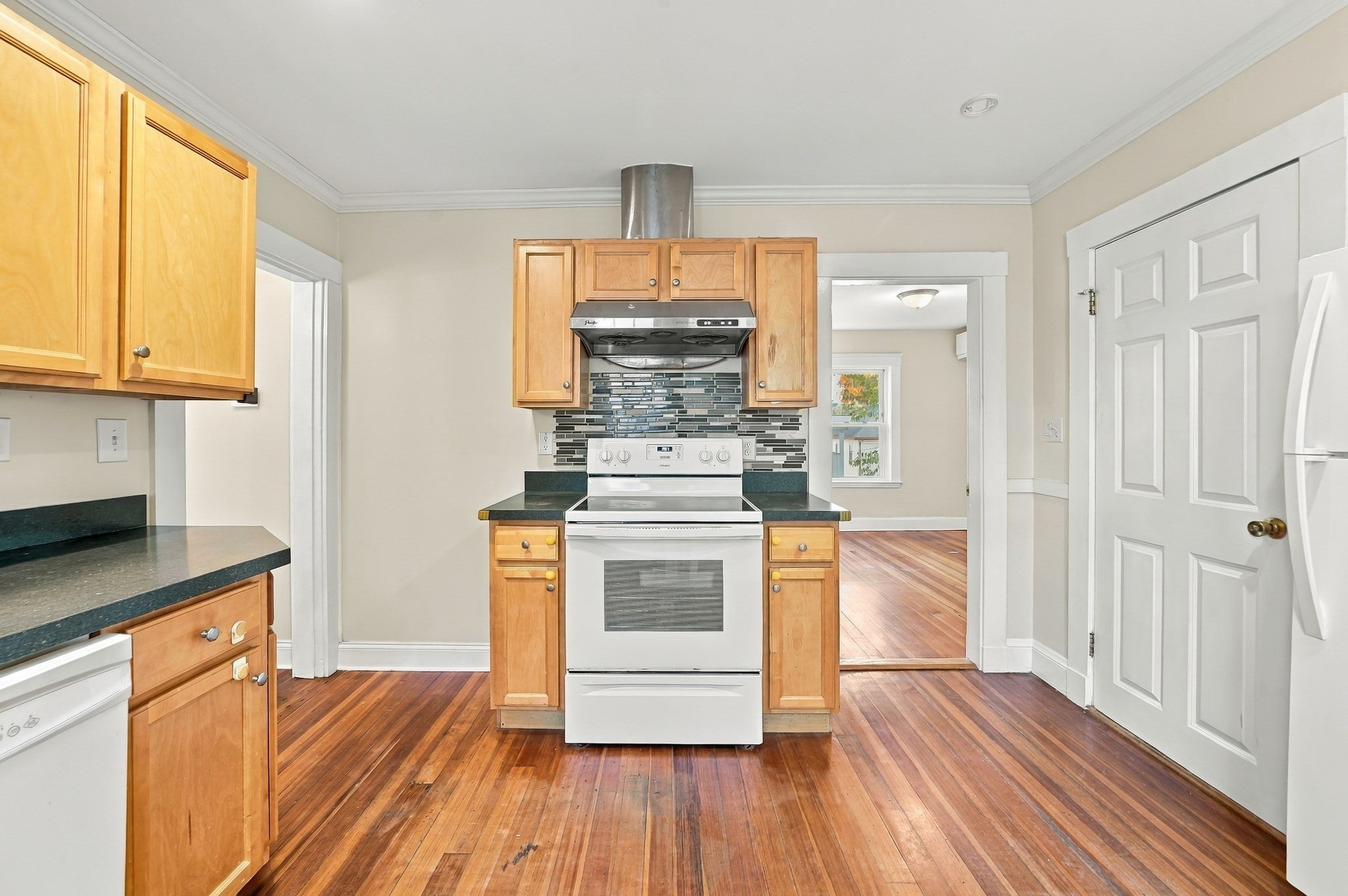 16-18 Russell Rd, Winchester, MA, 16-18 Russell Rd, Winchester, MA Photo #32