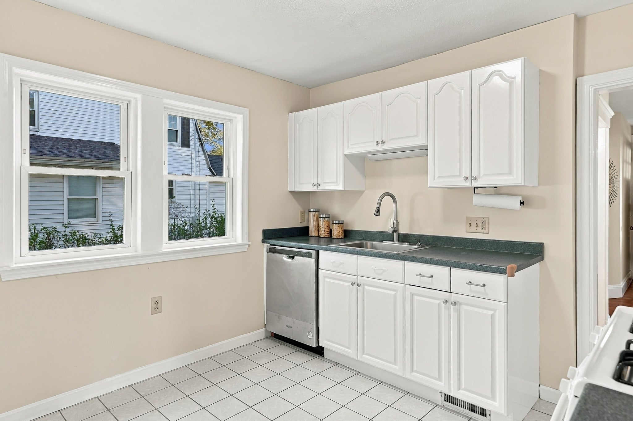 16-18 Russell Rd, Winchester, MA, 16-18 Russell Rd, Winchester, MA Photo #9