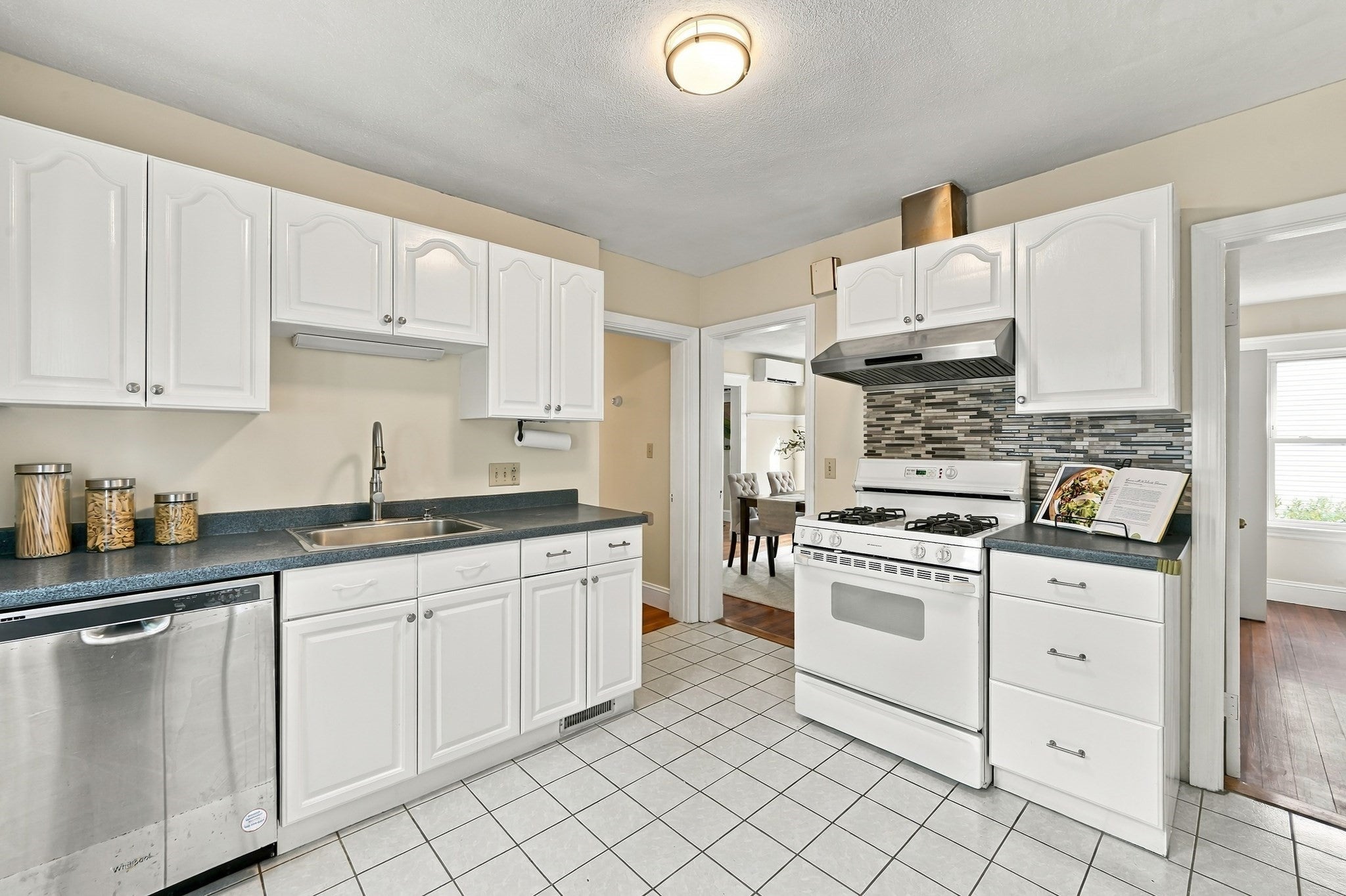 16-18 Russell Rd, Winchester, MA, 16-18 Russell Rd, Winchester, MA Photo #8