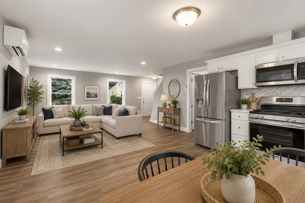 353 1/2 South Street 1