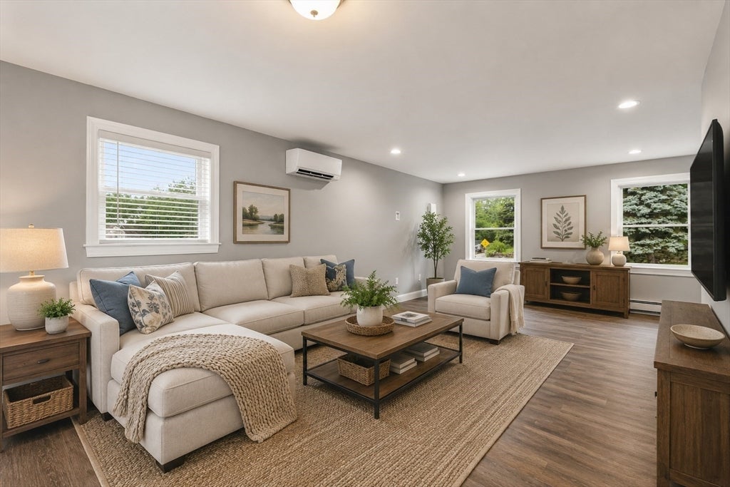 353 1/2 South Street 1