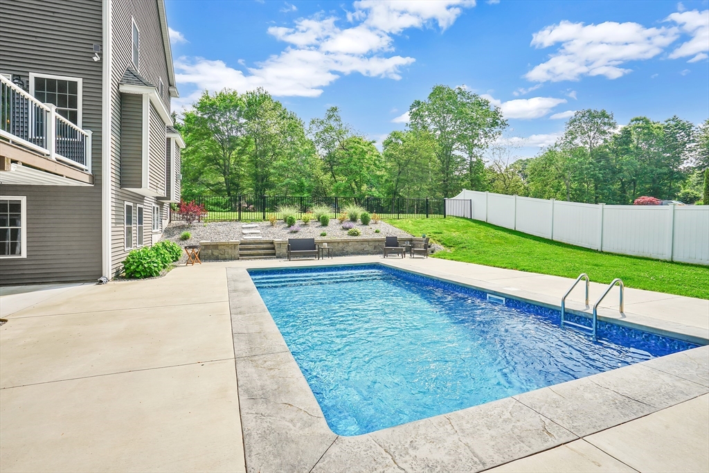 733 Monson Rd