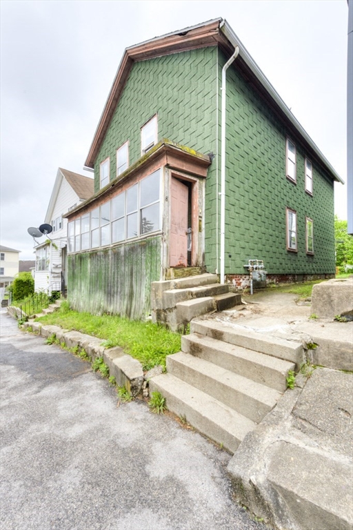 48 Esther St