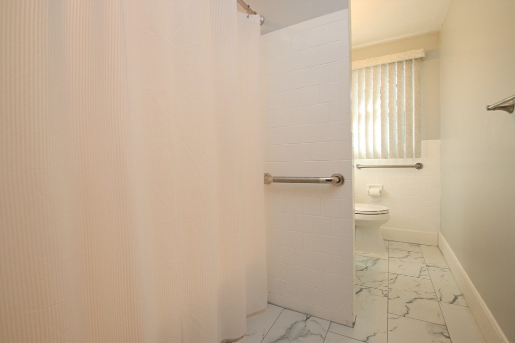 Peabody, Massachusetts 01960, United States, 3 Bedrooms Bedrooms, ,2 BathroomsBathrooms,Residential,Pending,87314