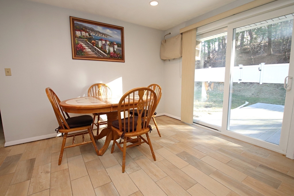 Peabody, Massachusetts 01960, United States, 3 Bedrooms Bedrooms, ,2 BathroomsBathrooms,Residential,Pending,87314