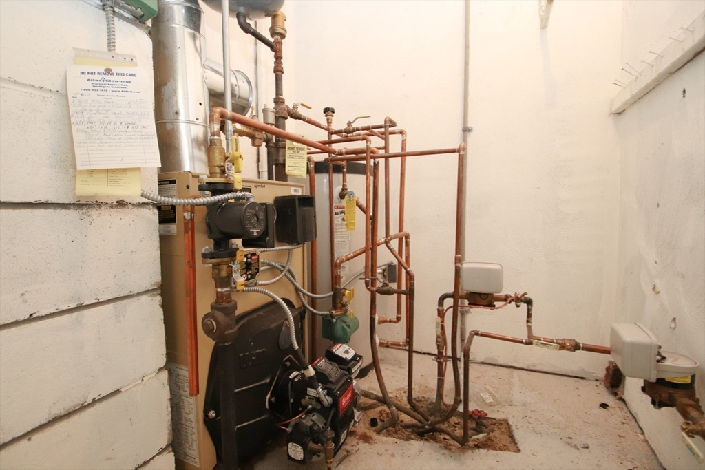 Peabody, Massachusetts 01960, United States, 3 Bedrooms Bedrooms, ,2 BathroomsBathrooms,Residential,Pending,87314