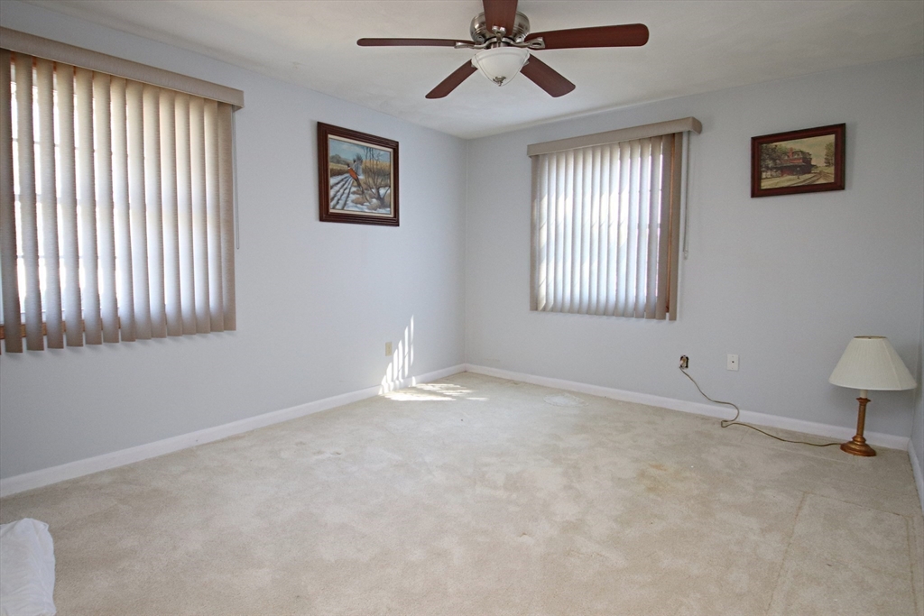 Peabody, Massachusetts 01960, United States, 3 Bedrooms Bedrooms, ,2 BathroomsBathrooms,Residential,Pending,87314