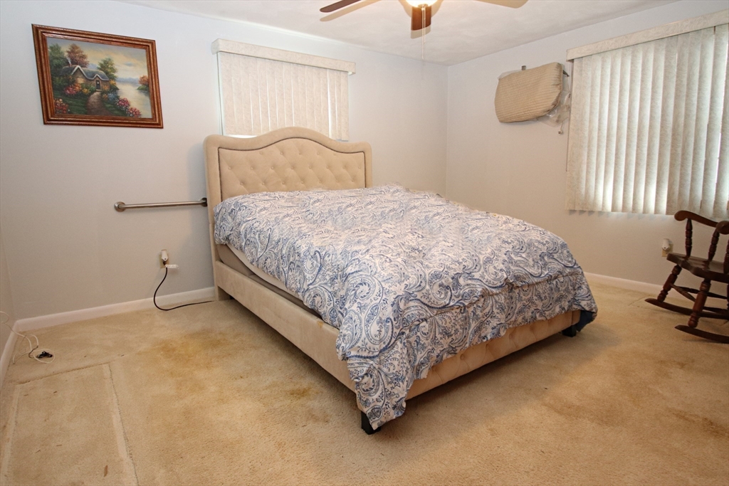 Peabody, Massachusetts 01960, United States, 3 Bedrooms Bedrooms, ,2 BathroomsBathrooms,Residential,Pending,87314