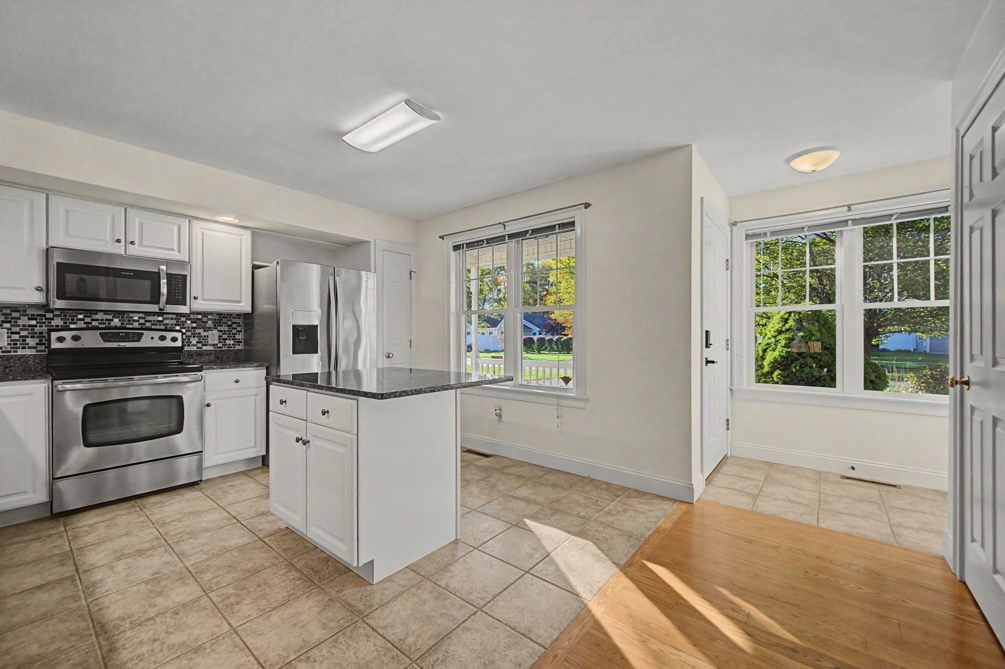 22 Pomeroy Meadow Rd #2, Southampton, MA Photo #3