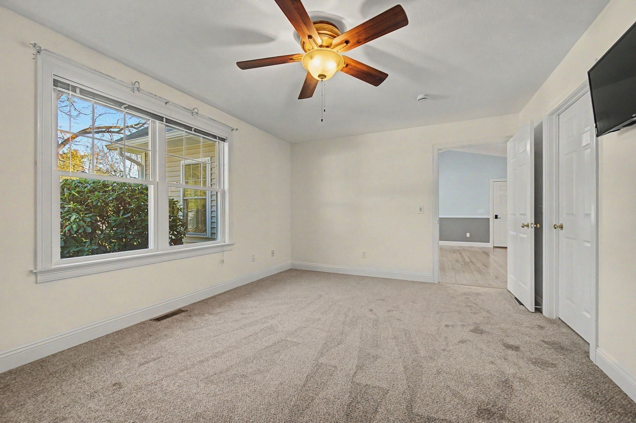 22 Pomeroy Meadow Rd #2, Southampton, MA Photo #15