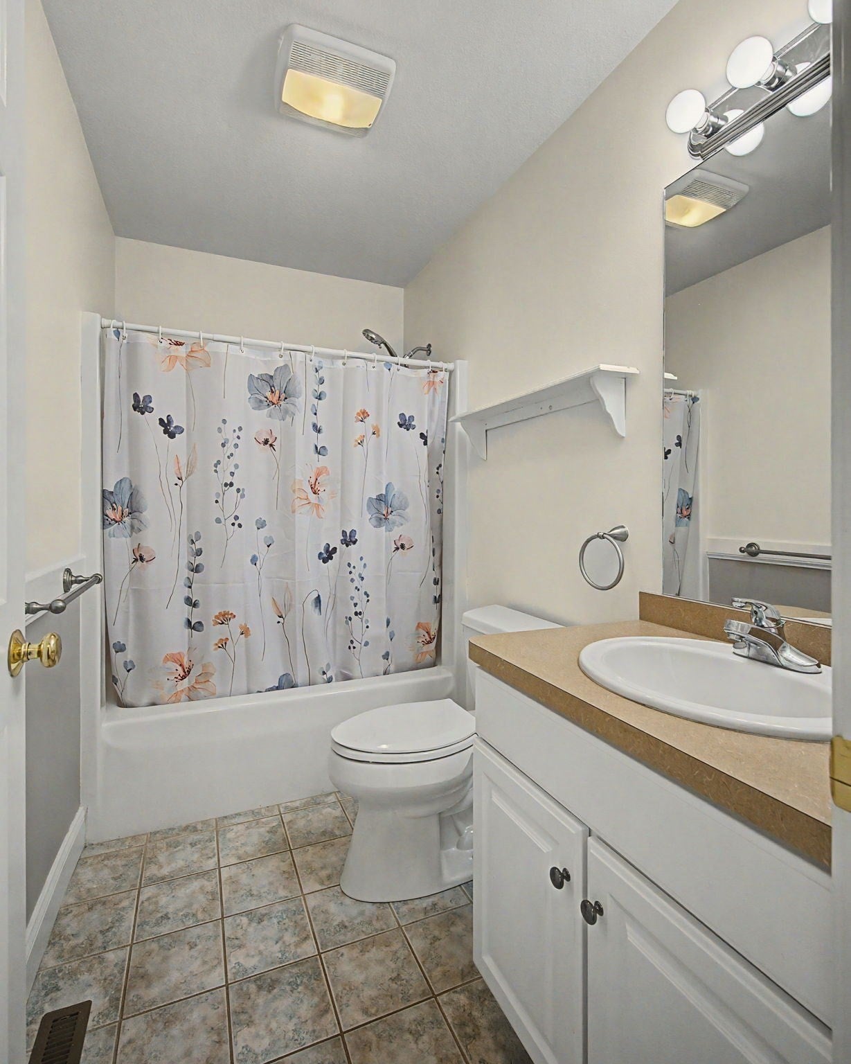 22 Pomeroy Meadow Rd #2, Southampton, MA Photo #21