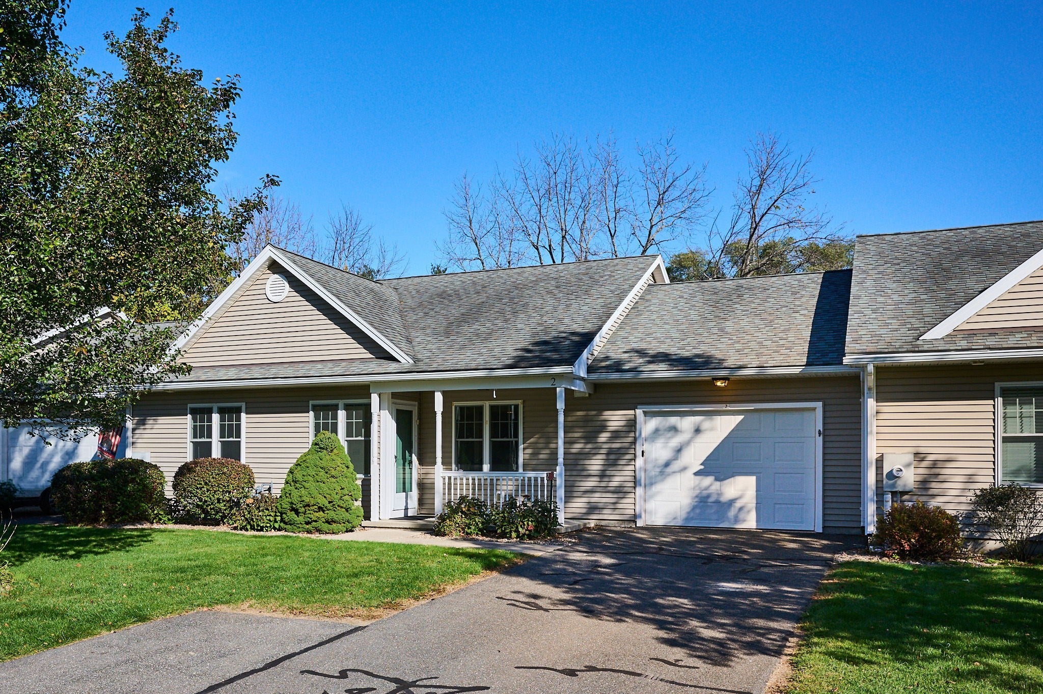 22 Pomeroy Meadow Rd #2, Southampton, MA Photo #1