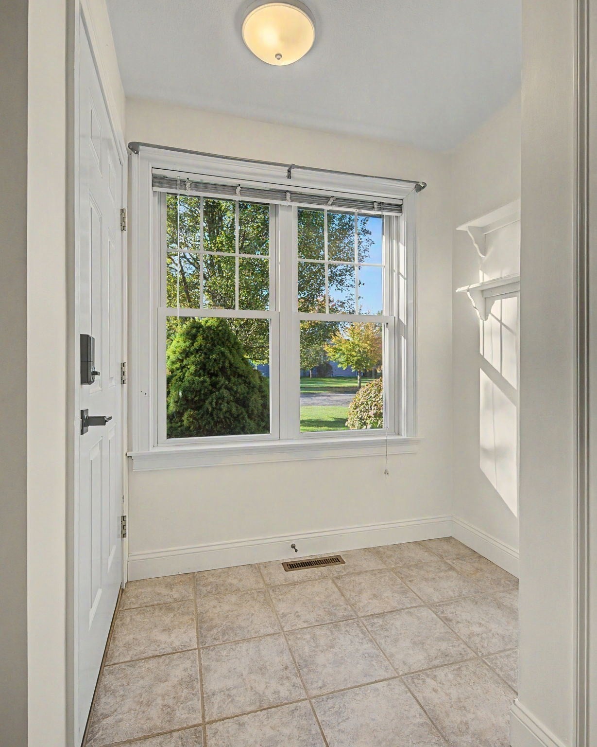 22 Pomeroy Meadow Rd #2, Southampton, MA Photo #6