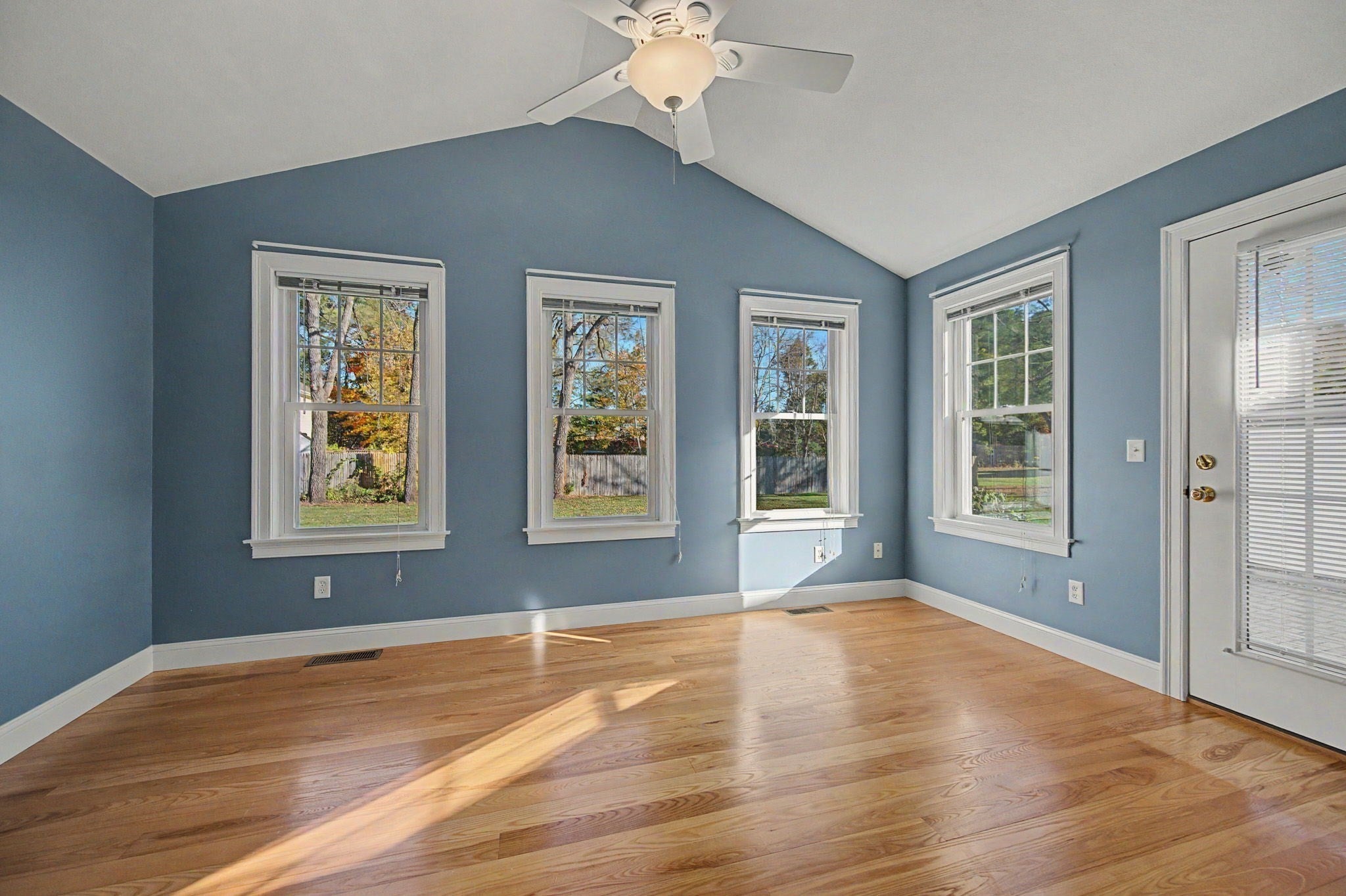22 Pomeroy Meadow Rd #2, Southampton, MA Photo #12