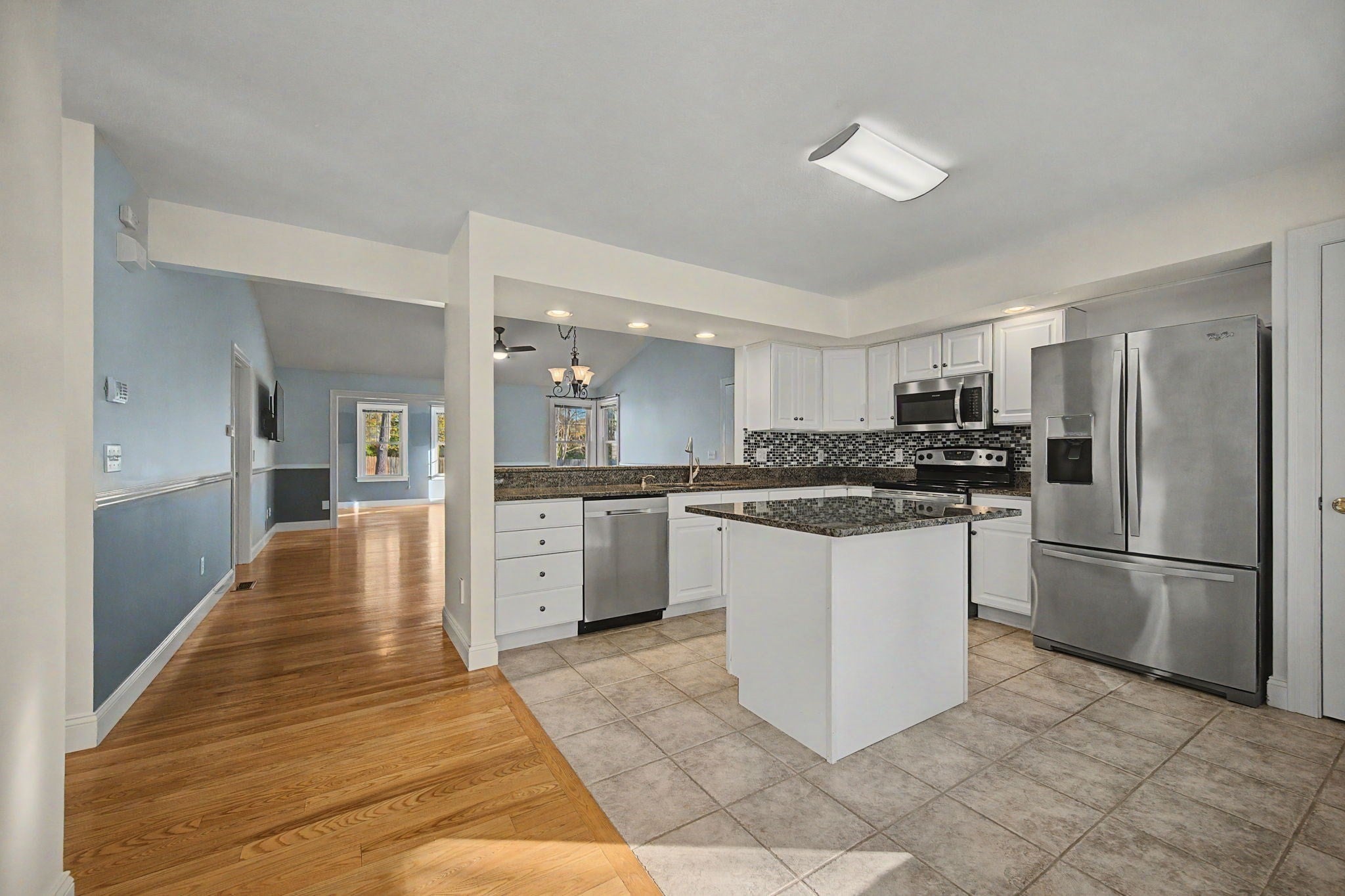 22 Pomeroy Meadow Rd #2, Southampton, MA Photo #4