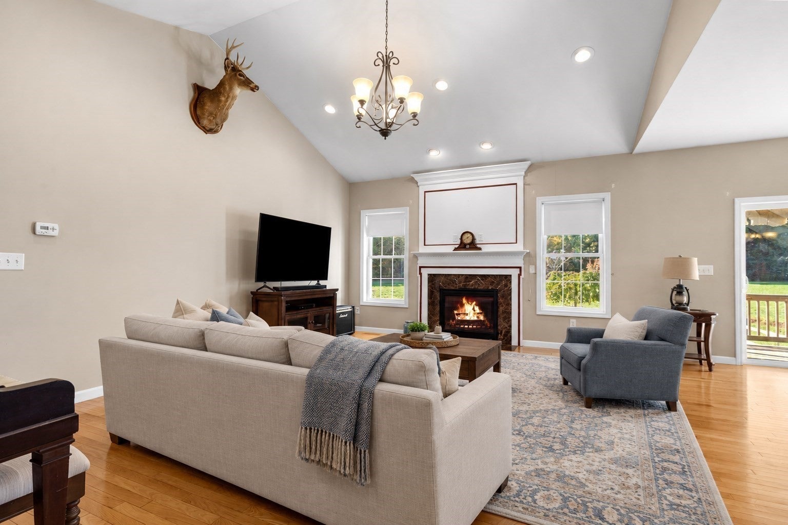 3 Hickory Lane, Bridgewater, MA, 3 Hickory Lane, Bridgewater, MA Photo #9