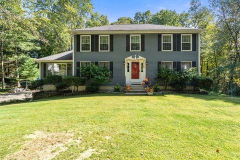 10 Orchard Rd Sturbridge MA 01566