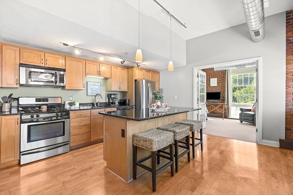 25 Cedar St 14