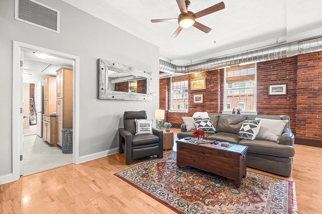 25 Cedar St 14