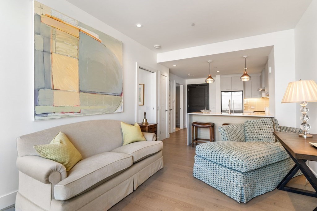 40 Traveler St 712