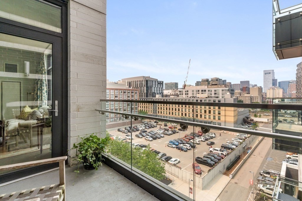 40 Traveler St 712