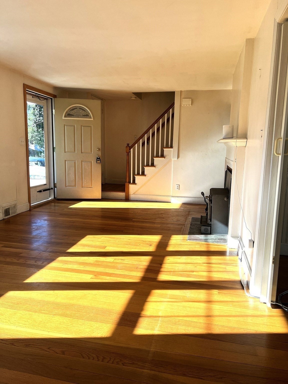 109 Pilgrim RD, Springfield, MA Photo #3