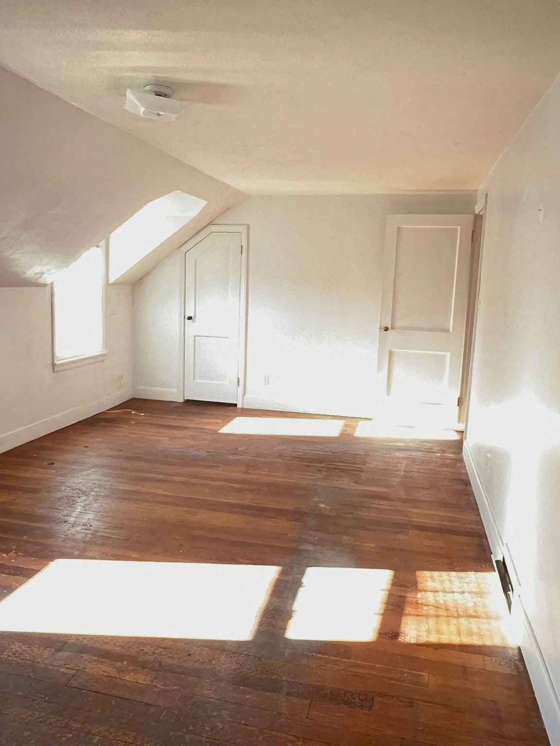 109 Pilgrim RD, Springfield, MA Photo #19