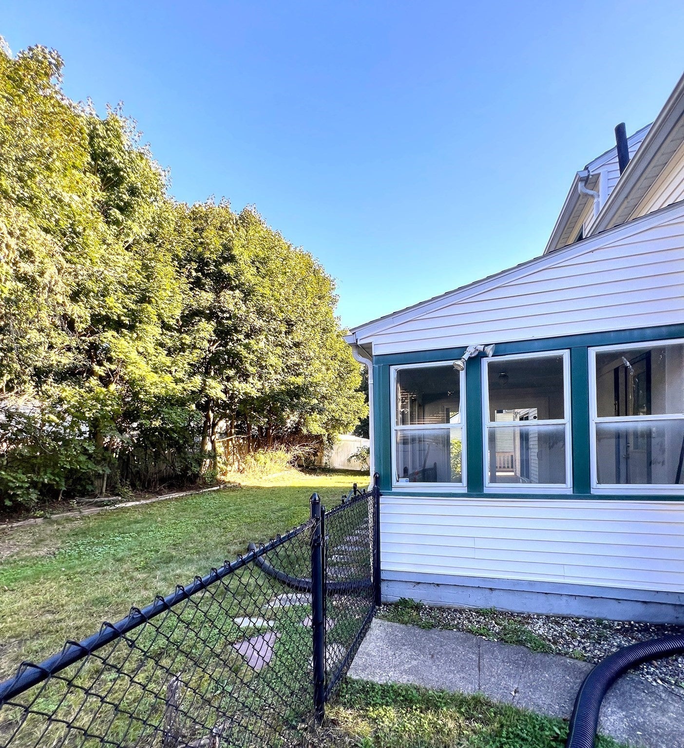 109 Pilgrim RD, Springfield, MA Photo #33