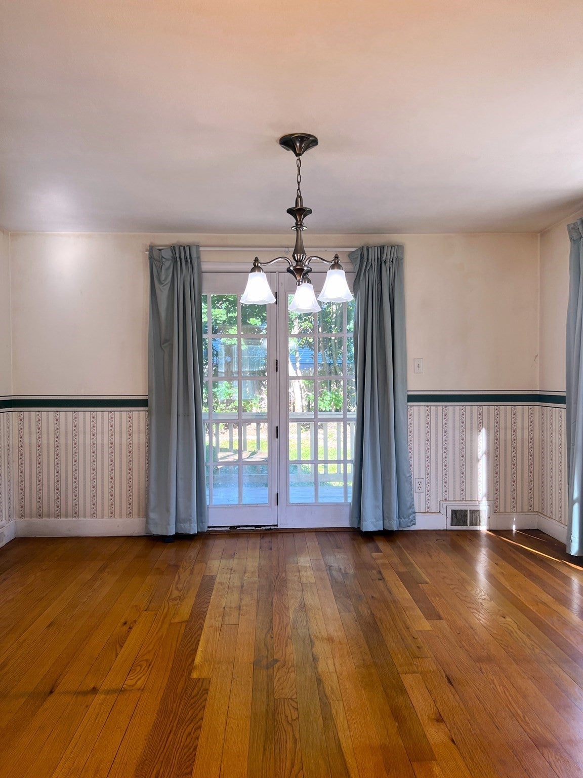 109 Pilgrim RD, Springfield, MA Photo #10