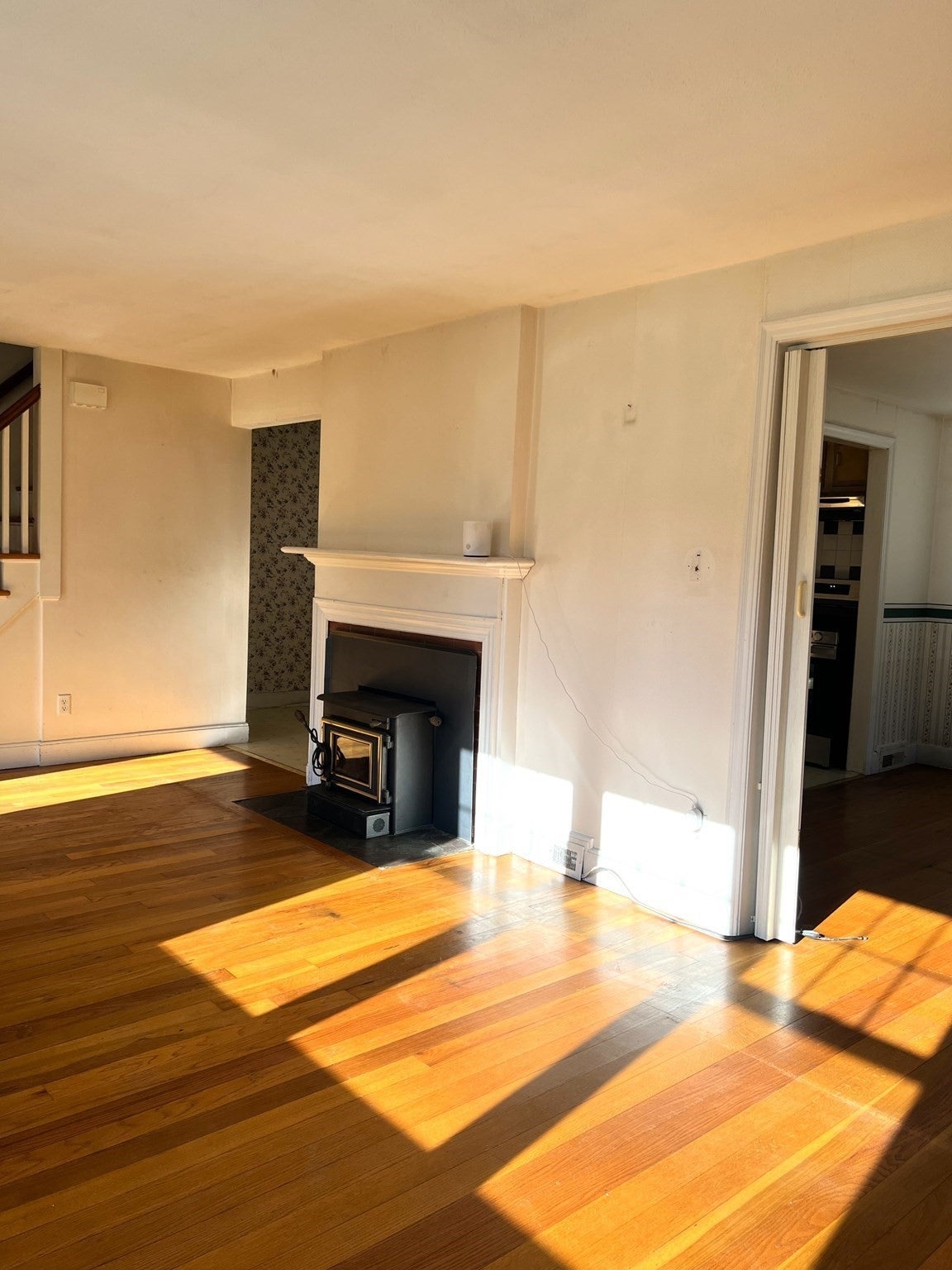 109 Pilgrim RD, Springfield, MA Photo #5