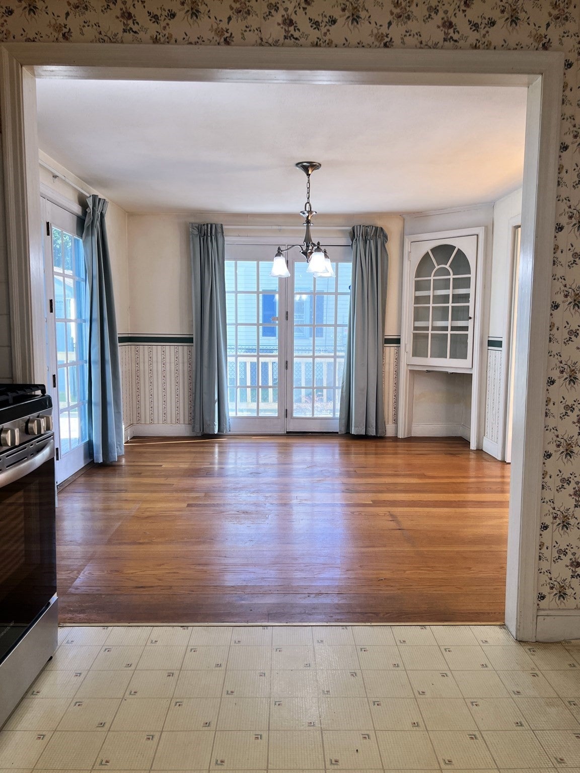109 Pilgrim RD, Springfield, MA Photo #9