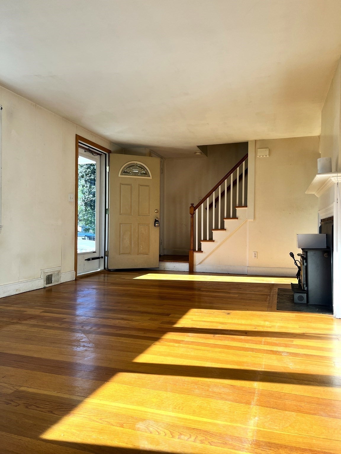 109 Pilgrim RD, Springfield, MA Photo #6