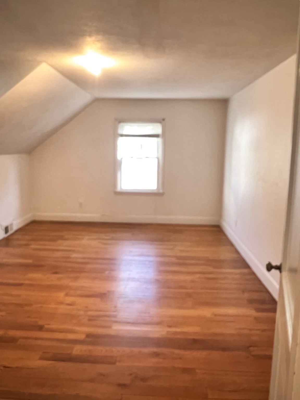 109 Pilgrim RD, Springfield, MA Photo #17